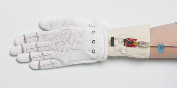 First working model for the piezoresistive glove